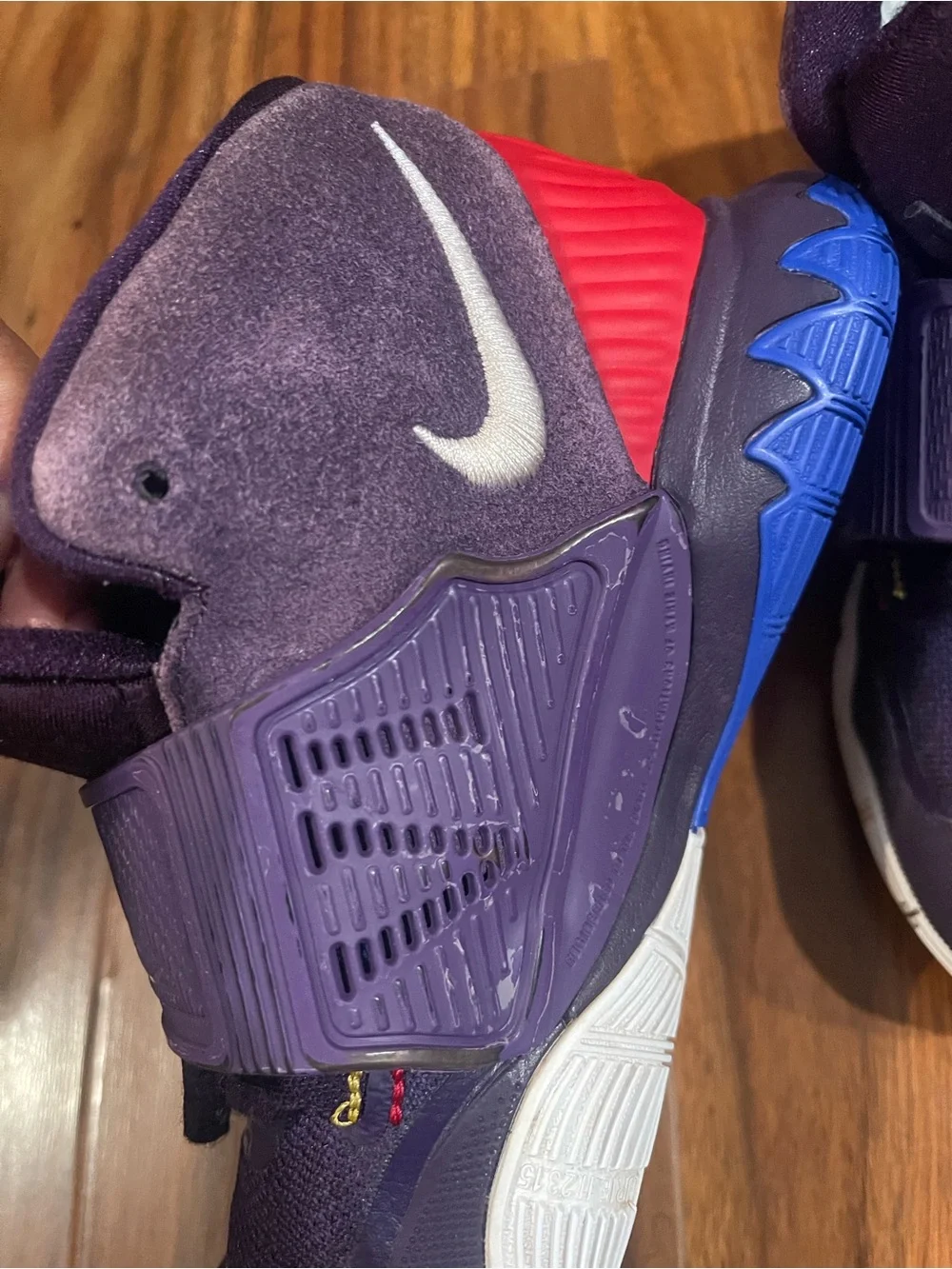 Nike  kyrie 6 Enlightenment Kids Purple High-Top Sneakers with Multicolor Logo